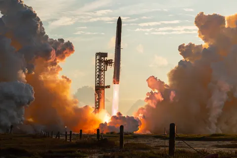 Starship Orbits Earth, Returns Early