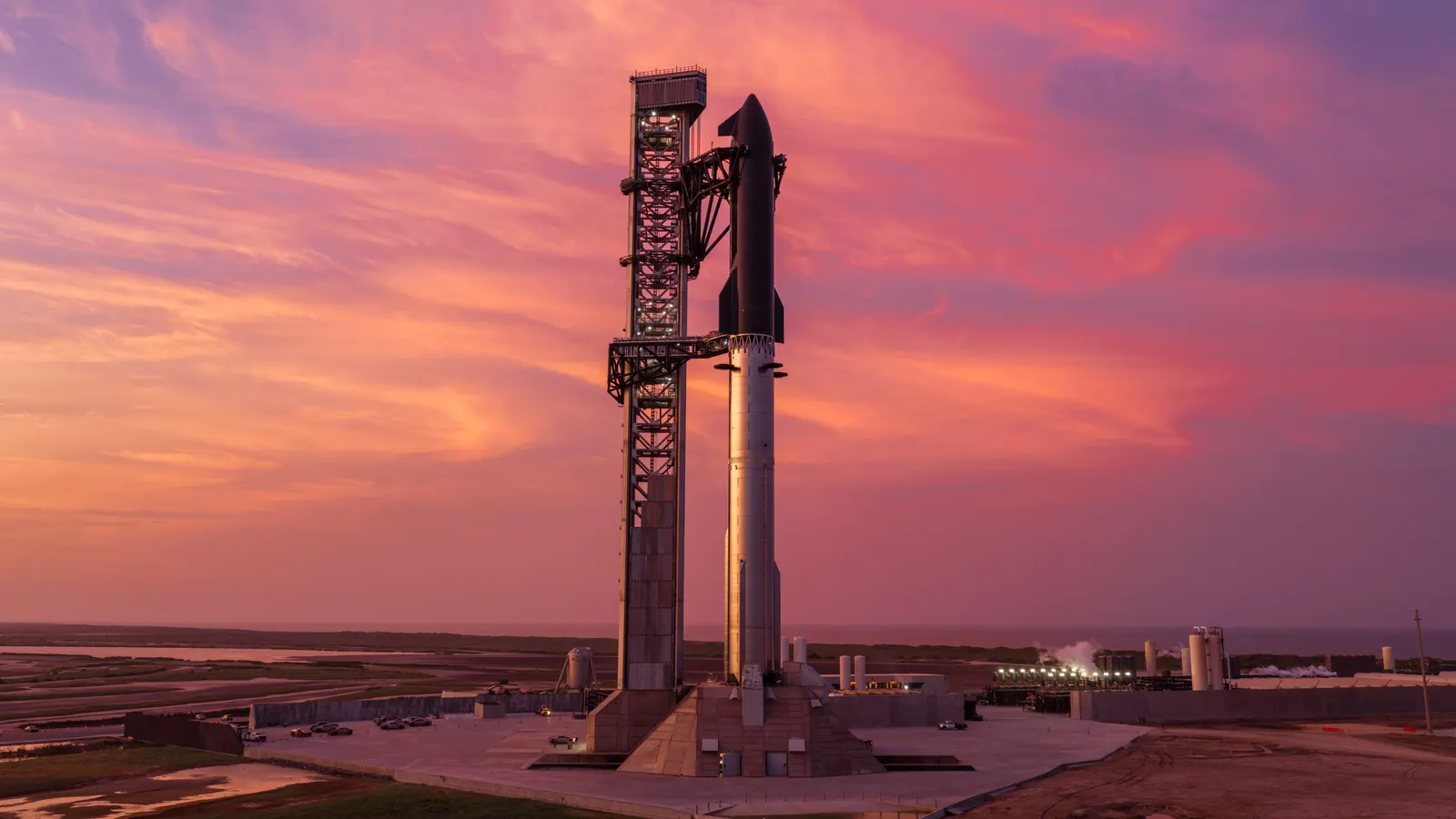 Starship on the launch pad during sunset (Flight-13)