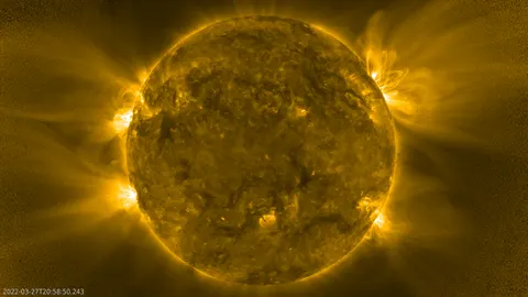 Solar Orbiter tracks origin of mysterious magnetic switchbacks