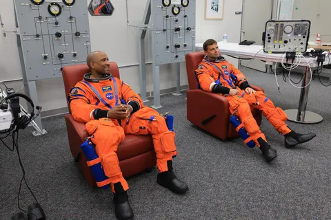 NASA Names Two Artemis II Astronauts to Emeritus Program